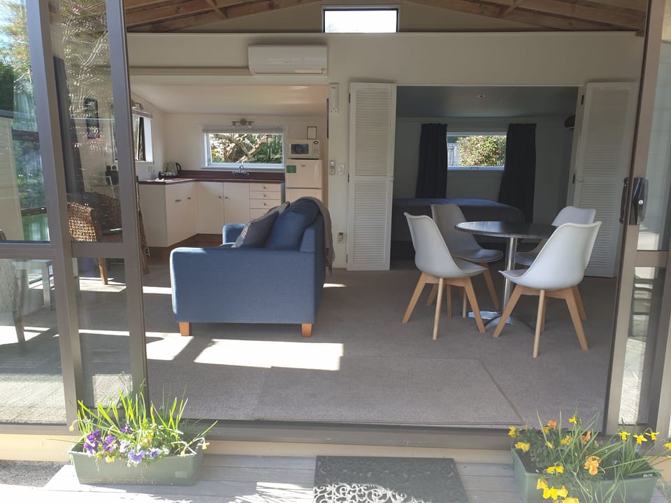 Cottage | Living area | 40-inch flat-screen TV with cable channels, TV