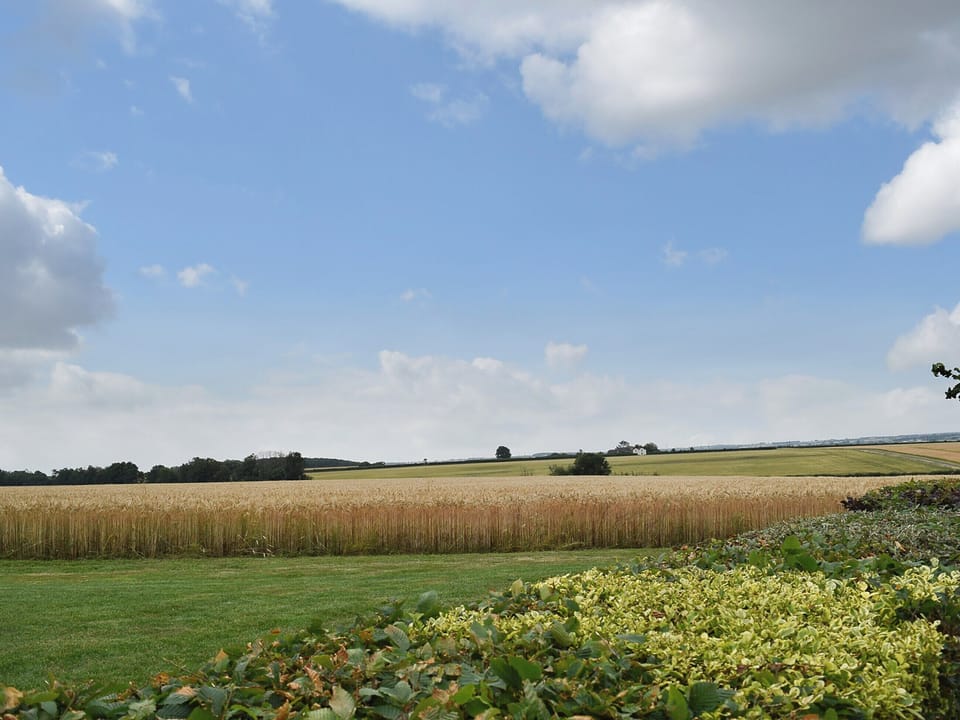 Double bedroom | Len Cottage - Nene Valley Cottages, Clopton, near Kettering
