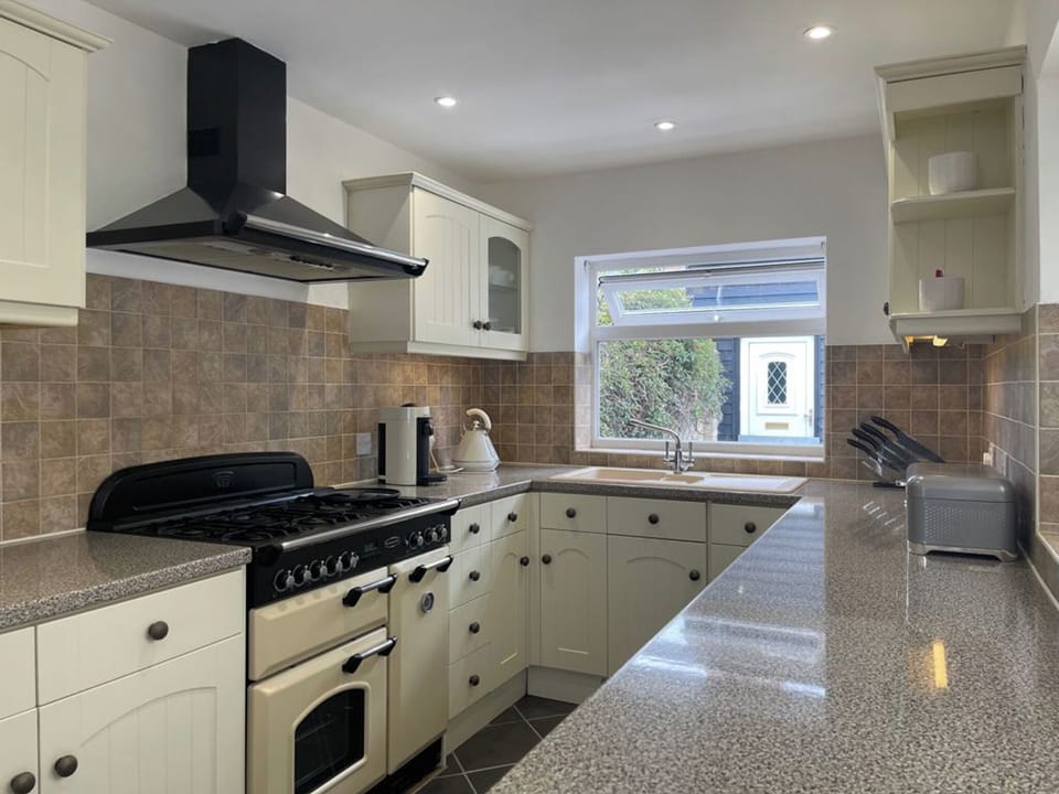 Kitchen | Sea Scape, Whitstable