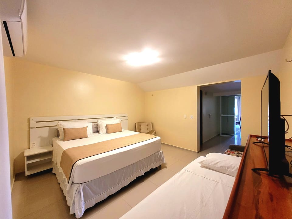 Comfort Twin Room, Garden View | Desk, WiFi (free), individually furnished, bed sheets