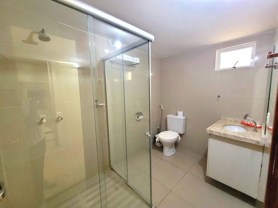 Comfort Twin Room, Garden View | Bathroom | Shower, towels, soap, shampoo