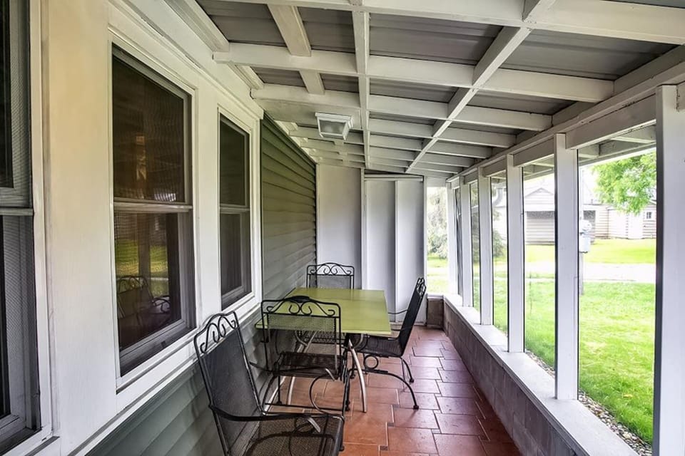 Crane Screened Porch