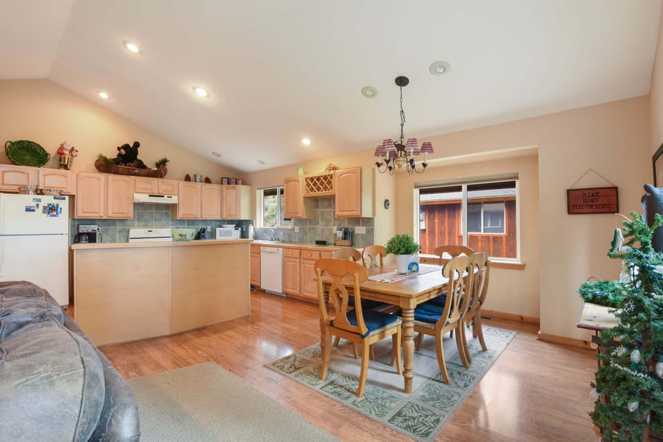 House, Multiple Beds, Patio, Mountain View (Kings Beach Bliss) | Private kitchen | Fridge, microwave, oven, stovetop
