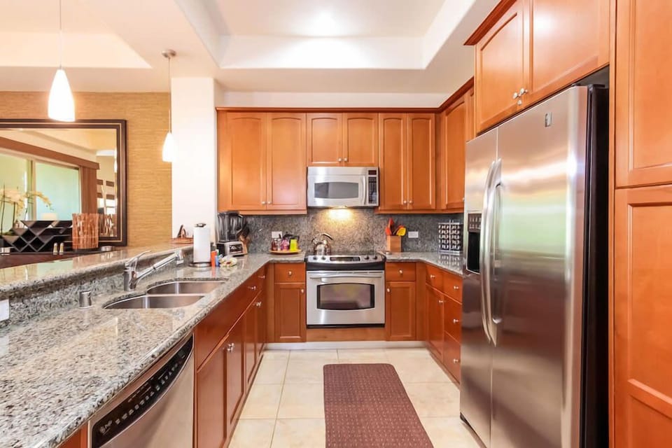 Townhome, Multiple Beds, Patio, Golf View (Mauna Lani Fairways #403) | Private kitchen | Fridge, microwave, oven, stovetop