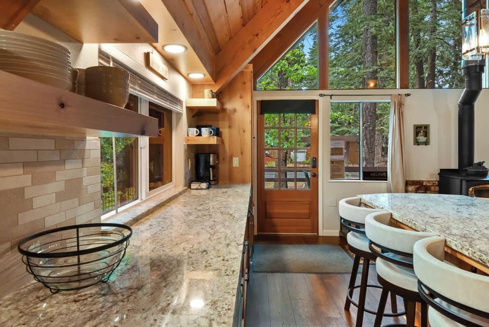 House, Multiple Beds, Patio, Mountain View (West Shore Haven) | Private kitchen | Fridge, microwave, oven, stovetop