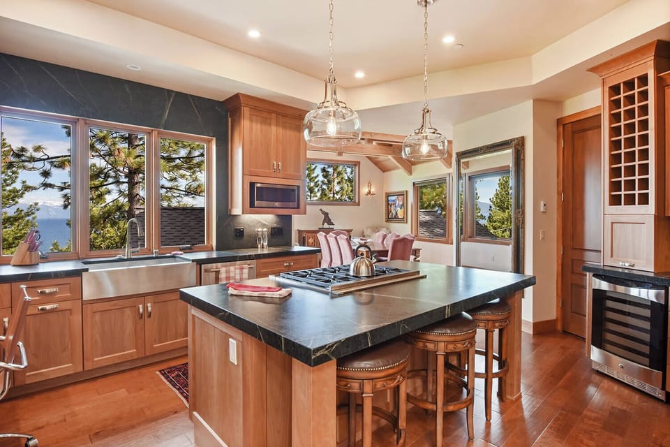 Luxury House, Multiple Beds, Patio, Mountain View (Lakeview Mountain Chalet) | Private kitchen | Fridge, microwave, coffee/tea maker