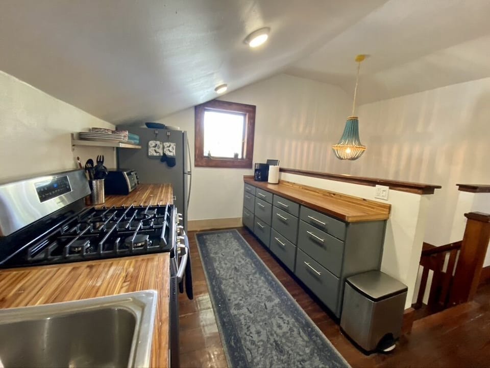 Fully stocked kitchen