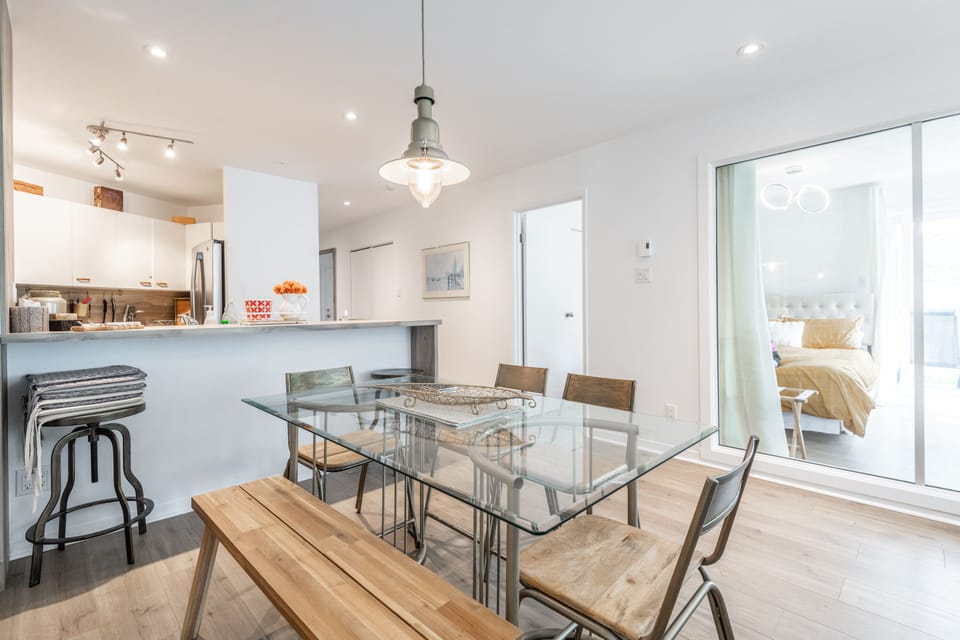 Dining room without Pac/Play