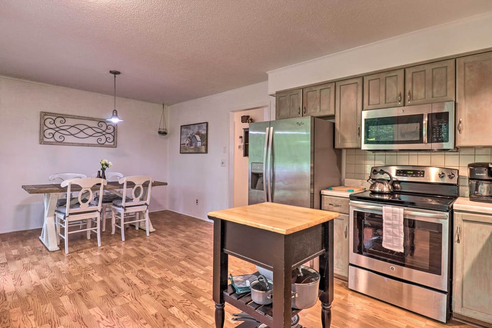 Kitchen | Dining Area