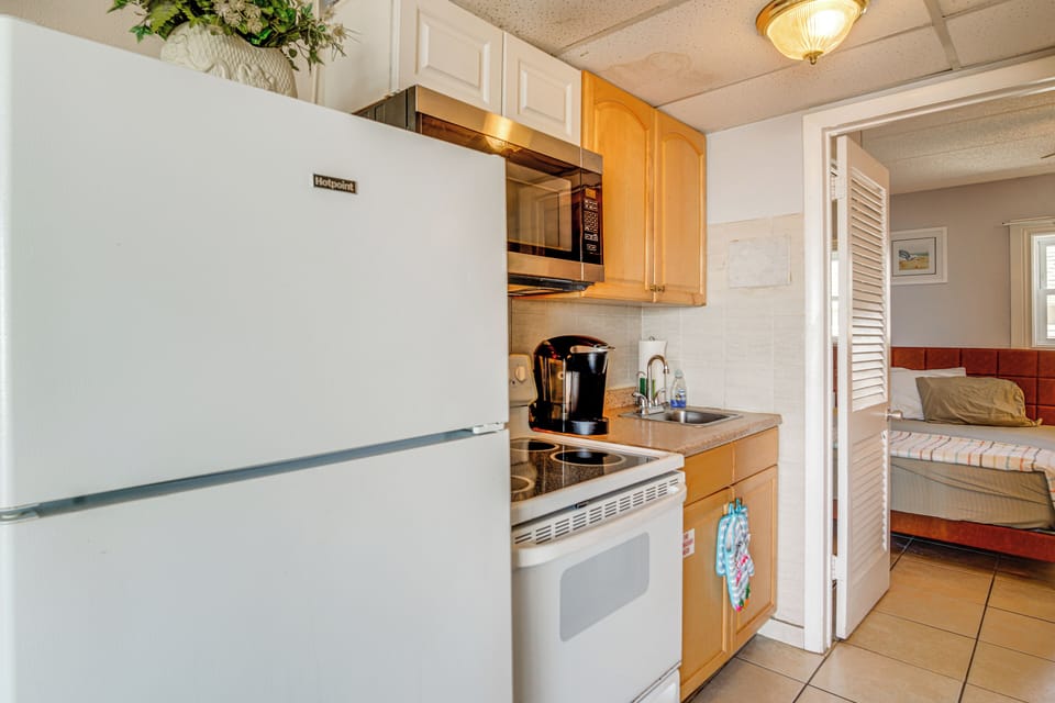 Kitchen | Cooking Basics | Keurig Coffee Maker | Toaster