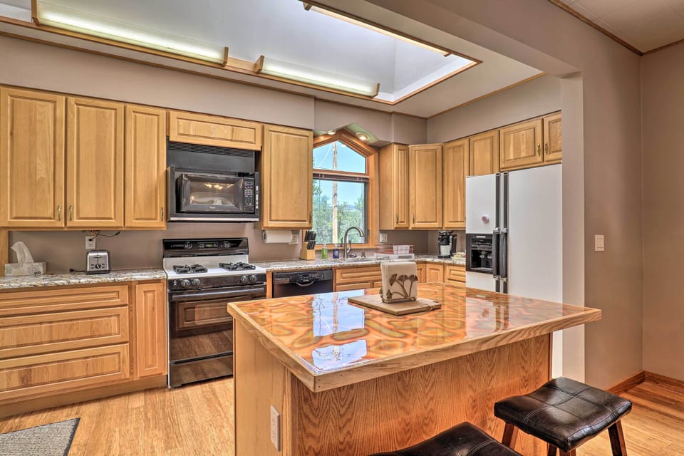 Kitchen | Dishware & Flatware