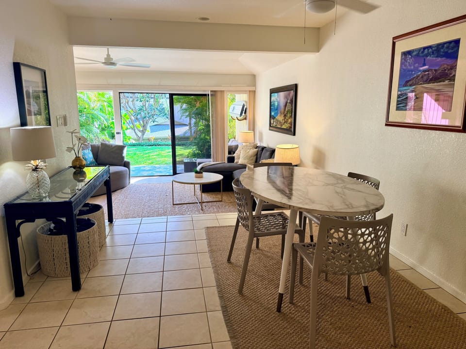 Kitchen table with seating for 4.