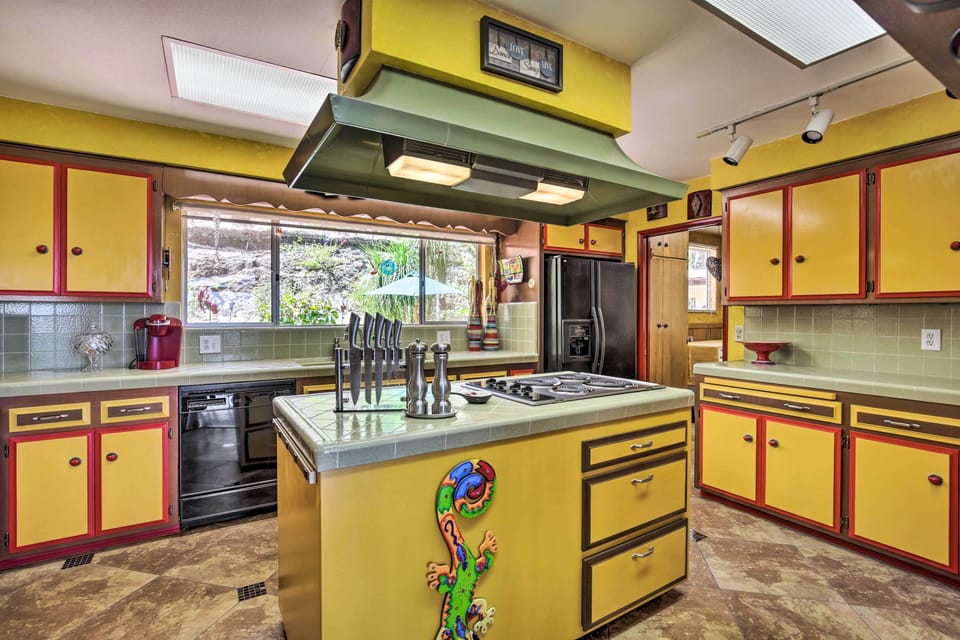 Kitchen | Keurig Coffee Maker | Knife Set
