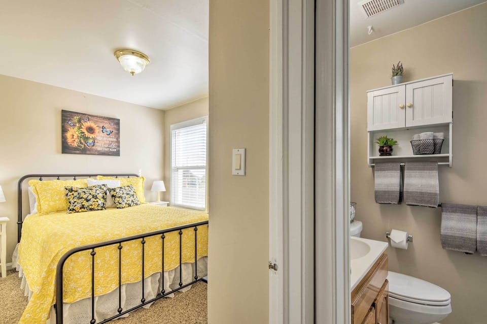 Bedroom 1 | Linens Provided | Queen Bed