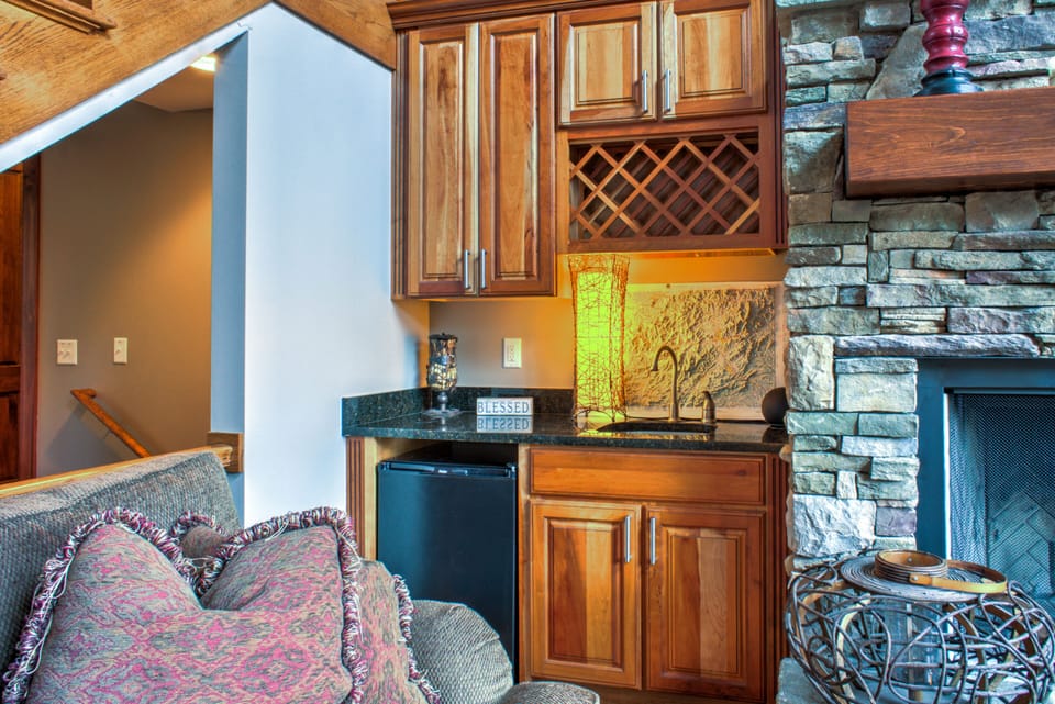 Living Area w/ Mini Fridge & Sink