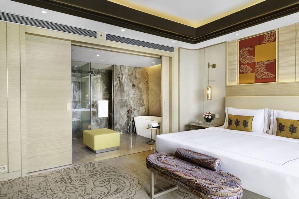 Presidential Suite | Premium bedding, minibar, in-room safe, desk