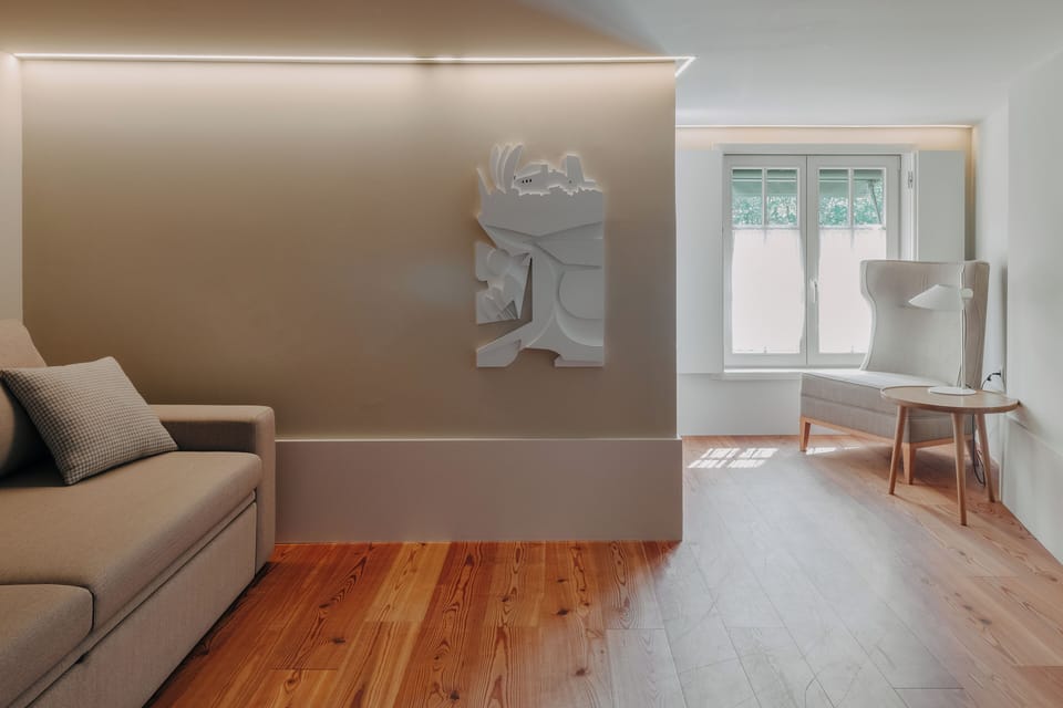 32-inch flat-screen TV with cable channels, TV