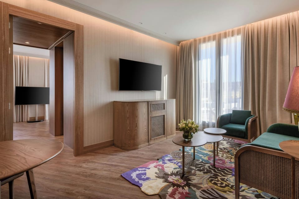Suite, 1 King Bed, Terrace | Hypo-allergenic bedding available, pillowtop beds, minibar, in-room safe