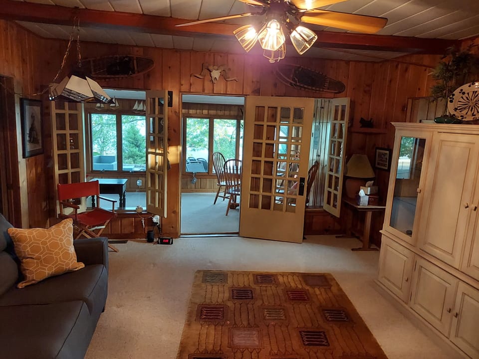 Living room area, with sofa sleeper
