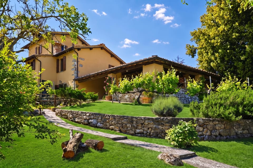Family House, 2 Bedrooms, 2 Bathrooms, Mountainside (Il Fortino) | Property grounds