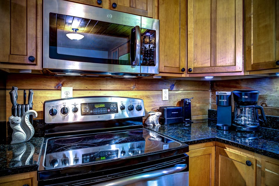 Fully Stocked Kitchen Including Single Serve Keurig,  Mr. Coffee Maker & More