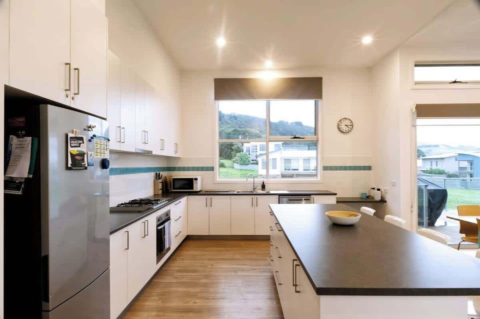Beautifully appointed kitchen with everything you need to whip up delicious delights.