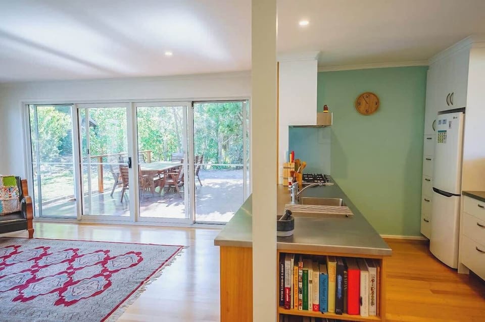 Light and bright kitchen/dining space.
