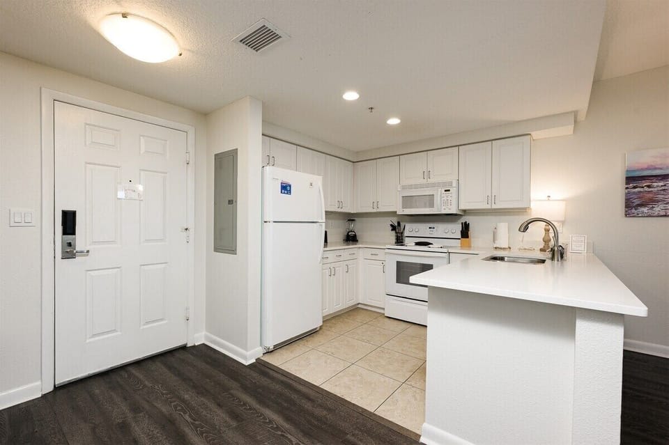 Another look at the fully equipped kitchen