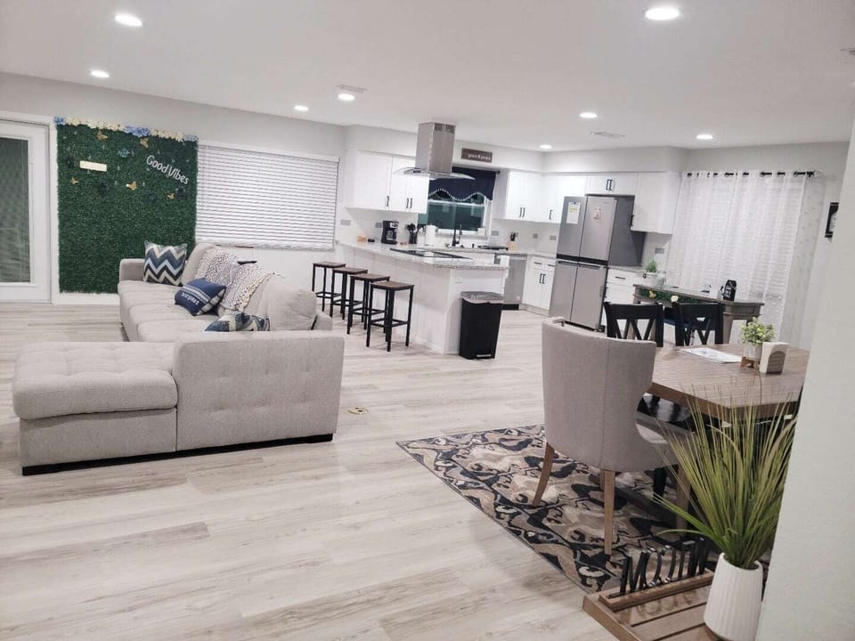 Spacious open concept with lots of seating