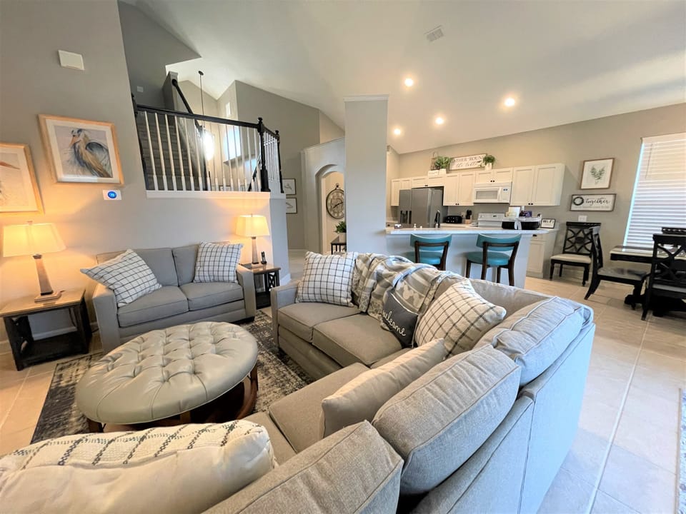 Living Room (2)