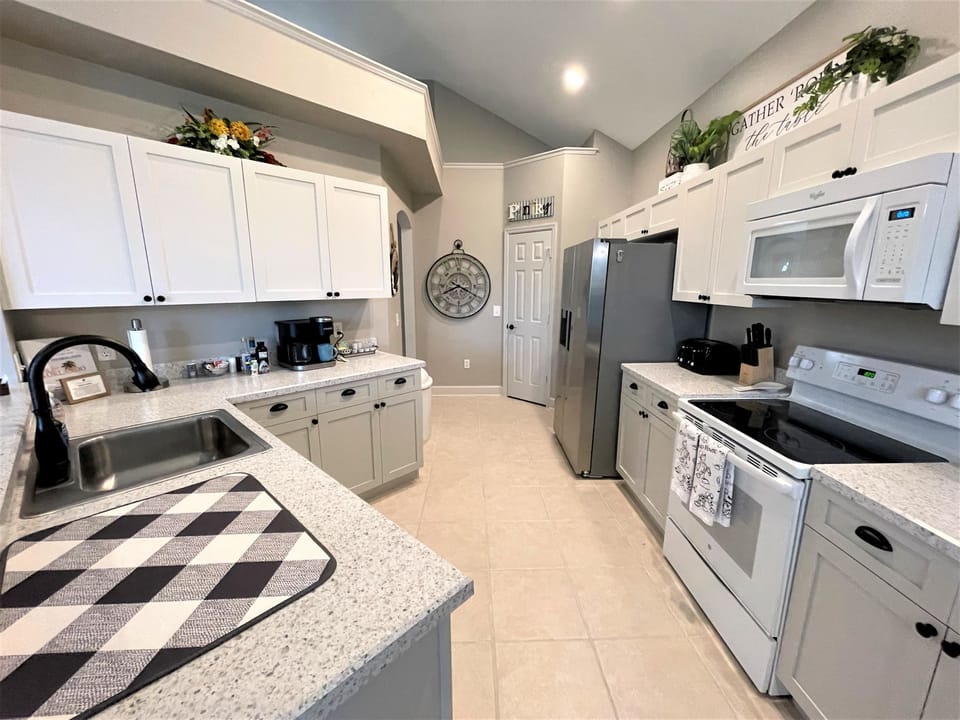 Full Kitchen