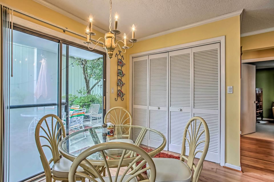 Dining Area | Dishware & Flatware
