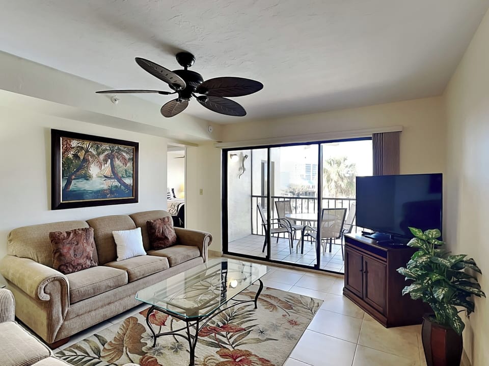 Condo (2 Bedrooms) | Property amenity