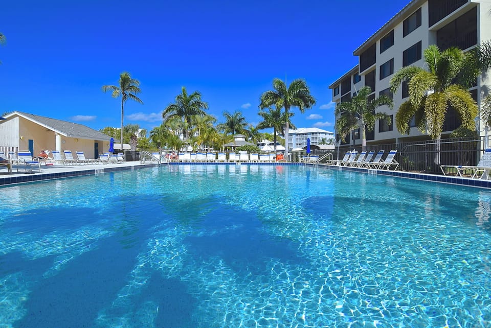 Condo (2 Bedrooms) | Property amenity