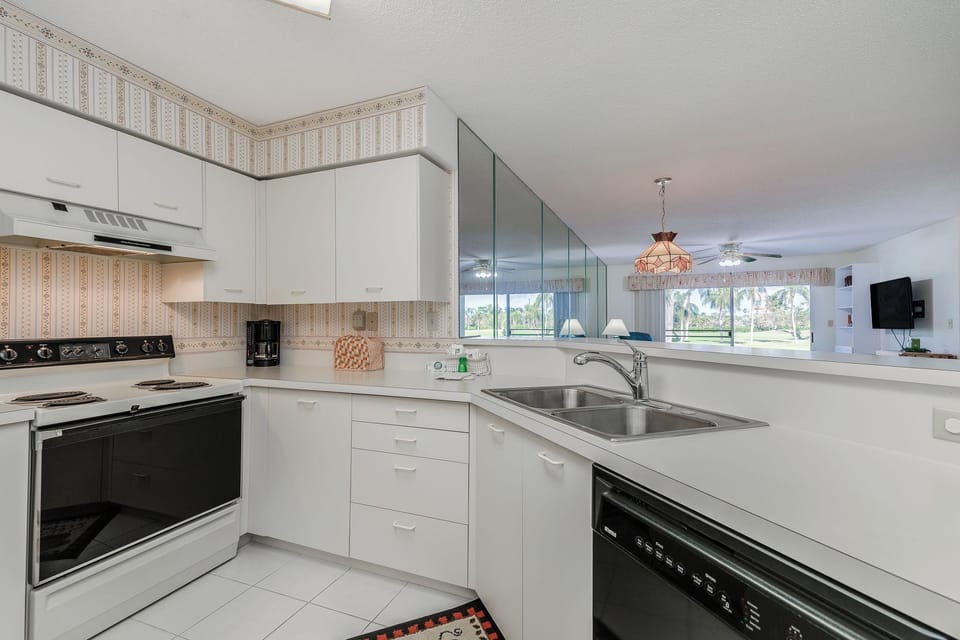 Condo (2 Bedrooms) | Property amenity