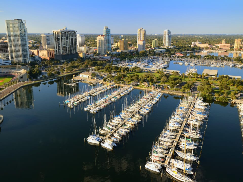Condo (2 Bedrooms) | Property amenity
