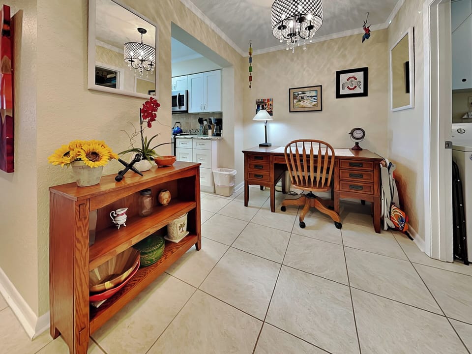 Condo (2 Bedrooms) | Property amenity