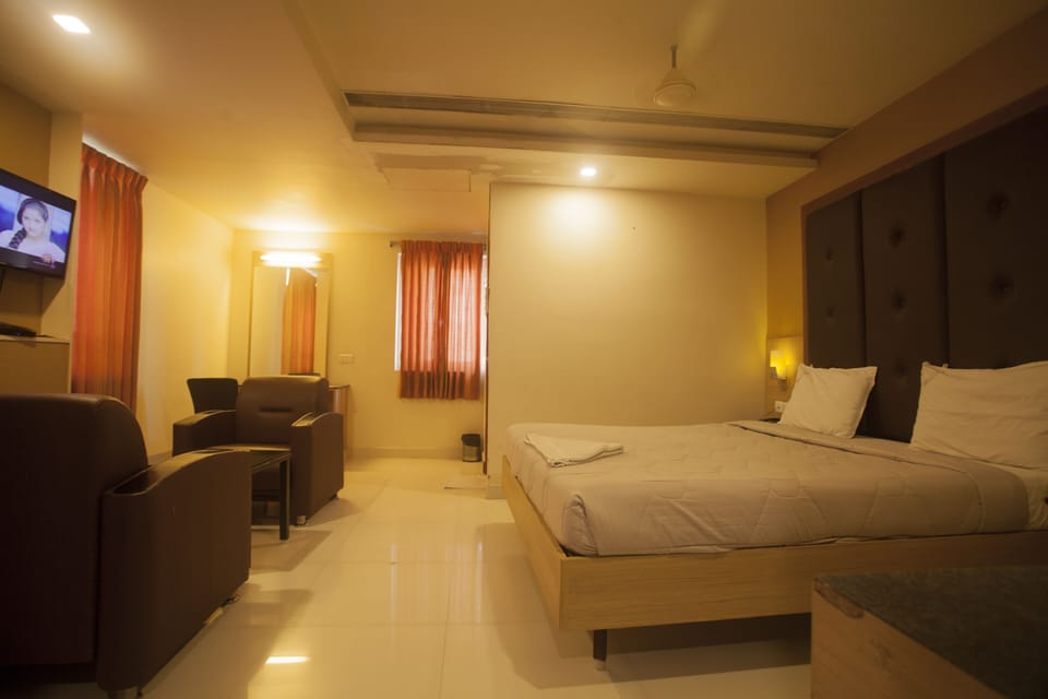 Double Deluxe AC | Free WiFi, bed sheets