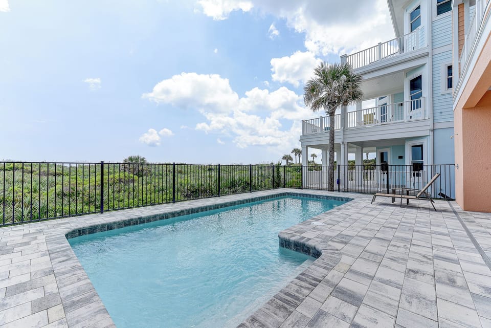 House (6 Bedrooms) | Front of property