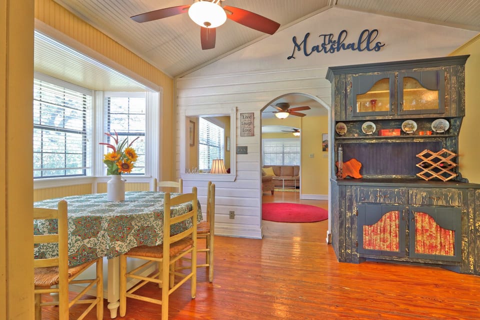 Dining table next to the kitchen