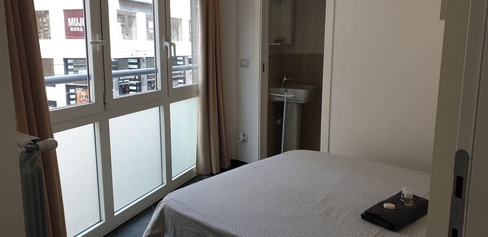 City Apartment | 1 bedroom, iron/ironing board, free WiFi