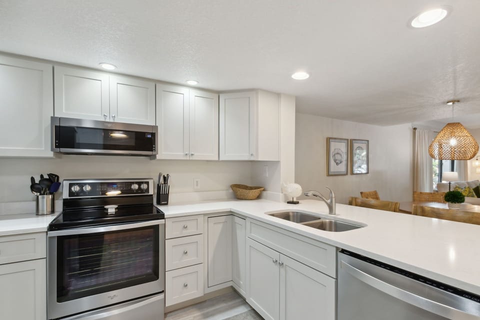 Completely Updated Luxury Kitchen with Stainless Steel Appliances and Quartz Countertops