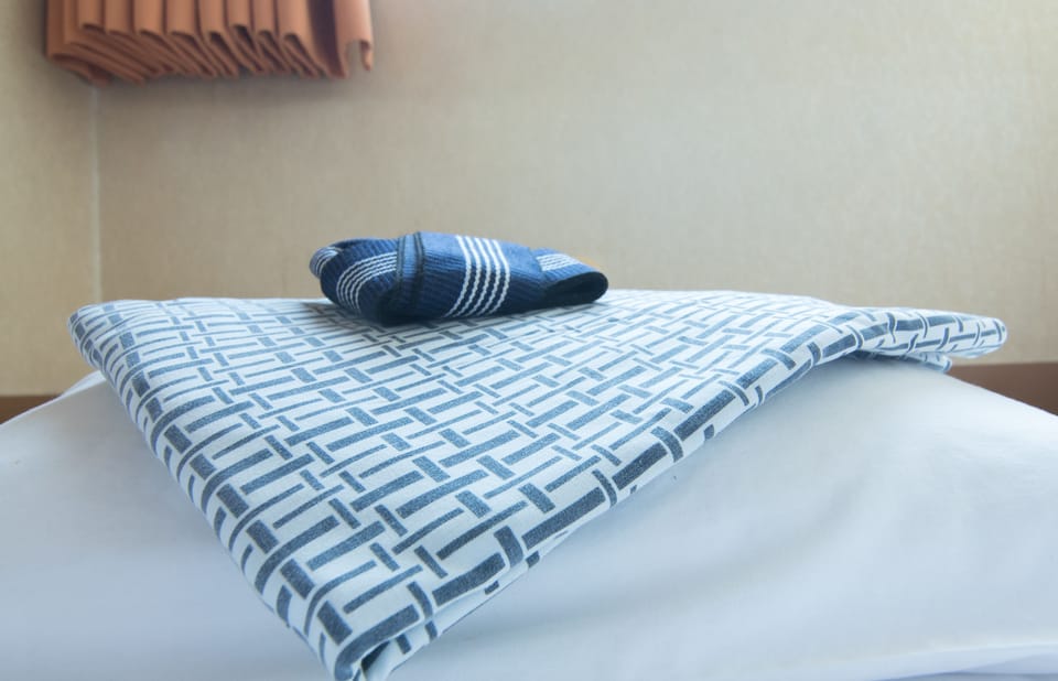 Standard Room, Shared Bathroom (For 1 Person) | Interior detail