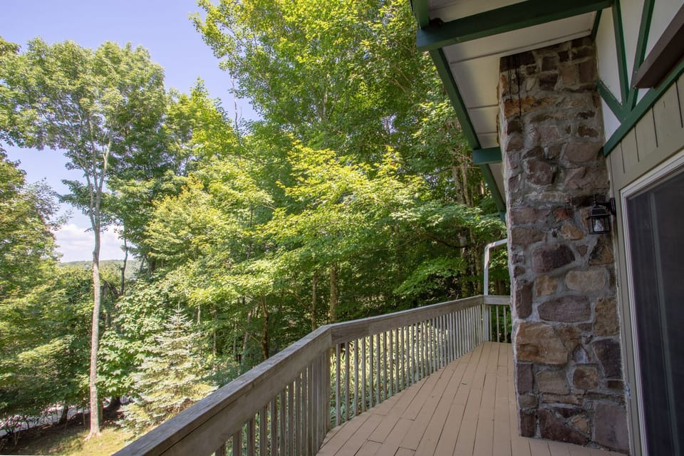 Main Level Deck wraps around Rear and Side of Cottage!