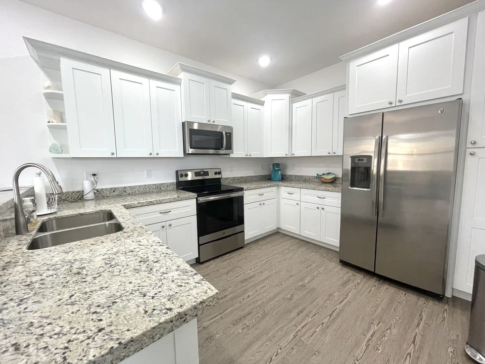Fully equipped kitchen with everything to cook meals for two or ten. 