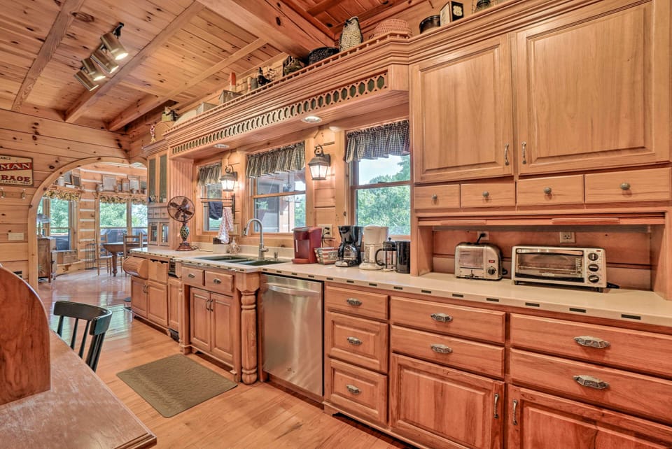 Fully Equipped Kitchen | Crock-Pot | Cooking Utensils