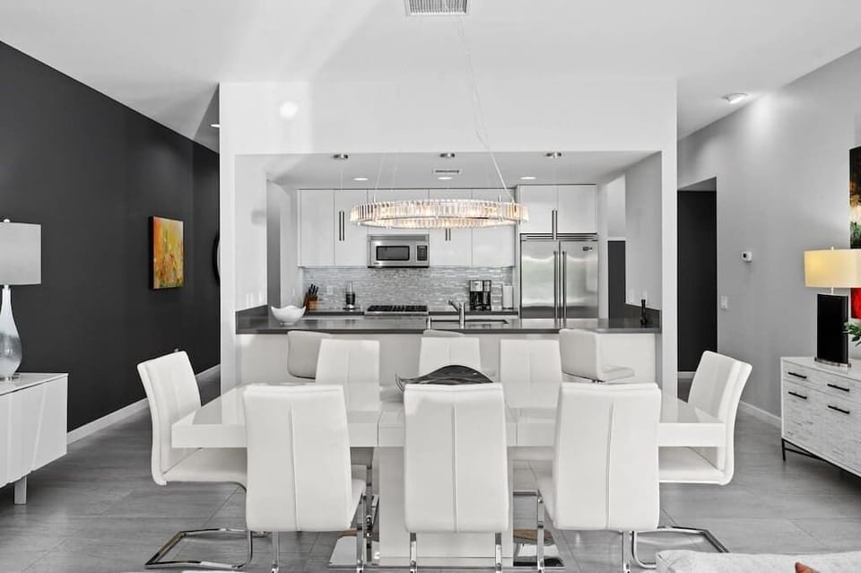 Lovely dining room for entertaining