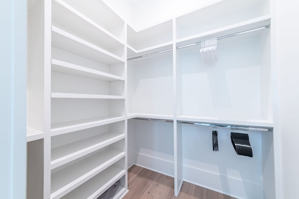 1st Floor Master Bathroom