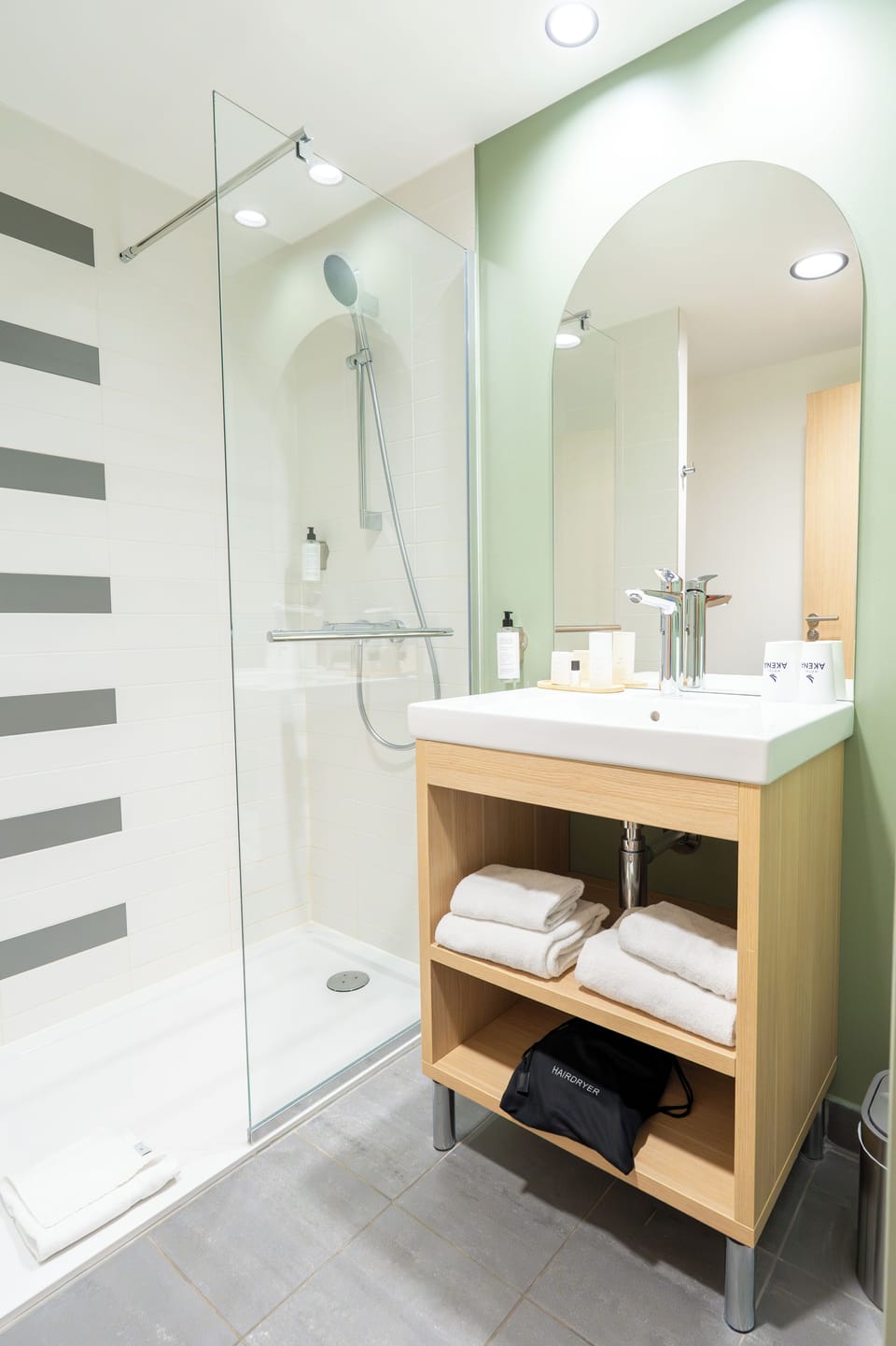 Shower, free toiletries, hair dryer, towels