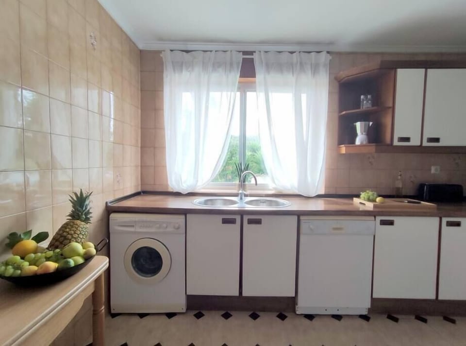 Apartamento Lurra Barrika Washer and dryer